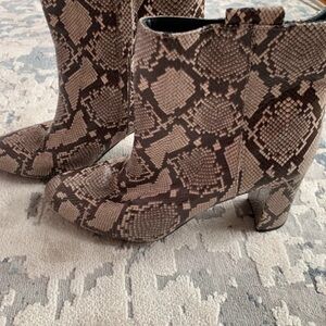 Snakeskin Pattern Block Heel Ankle Boots - Taupe/Brown